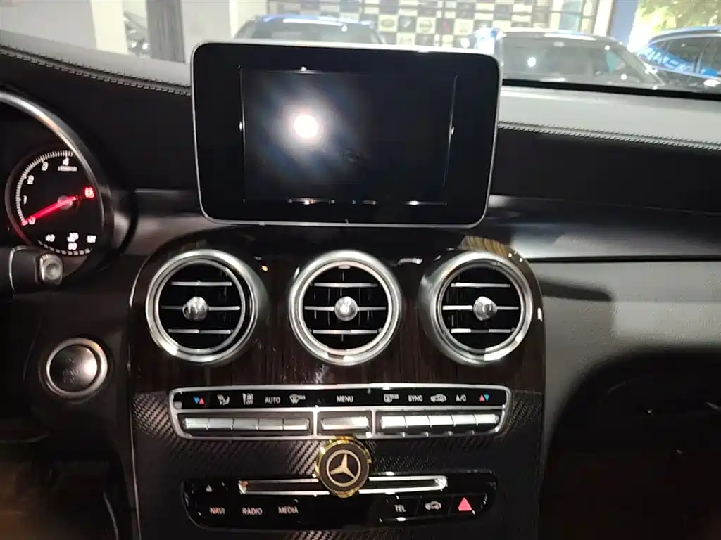 Mercedes-Benz GLC 2016 GLC 260 4MATIC Luxury фото 13