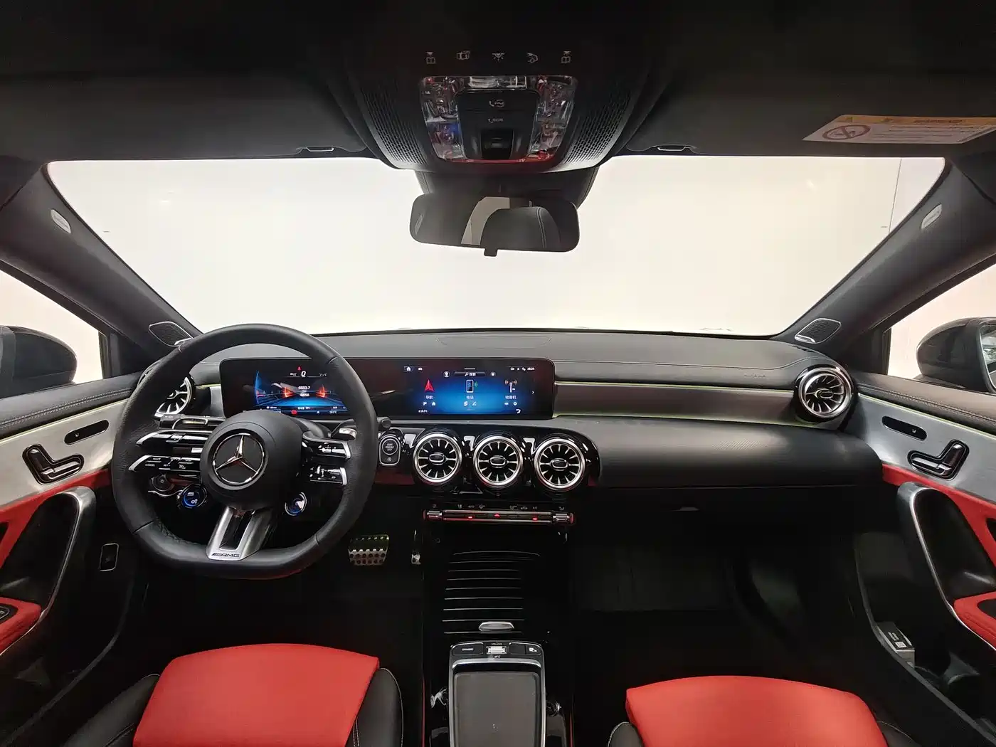 Mercedes-Benz A-Class AMG 2025 AMG A 35 L 4MATIC фото 6