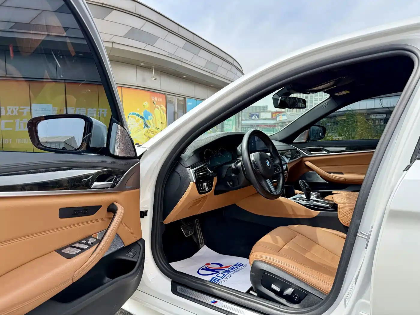 BMW 5 Series 2019 530Li Leading M Sport Package фото 9