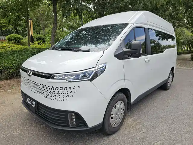  SAIC Maxus Xintu V70 2023 Model 2.0T Elite Edition Automatic Long Wheelbase Medium Roof 6/7-Seater