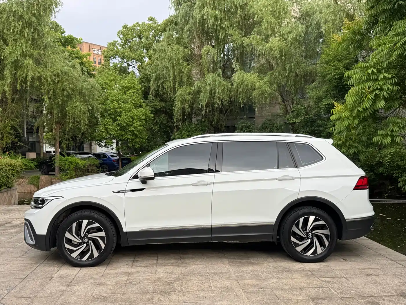 Volkswagen Tiguan L 2023 300TSI Automatic 2WD Smart Enjoyment Edition фото 4