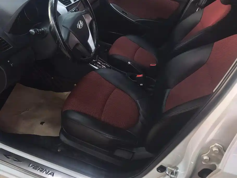 Hyundai Reina 2014 Model 1.4L Automatic GLX фото 9