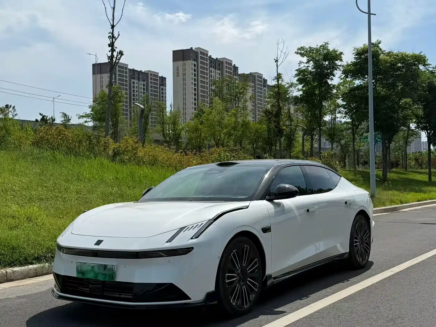 Lynk & Co 10 EM-P 2025 Model 120 AWD Halo