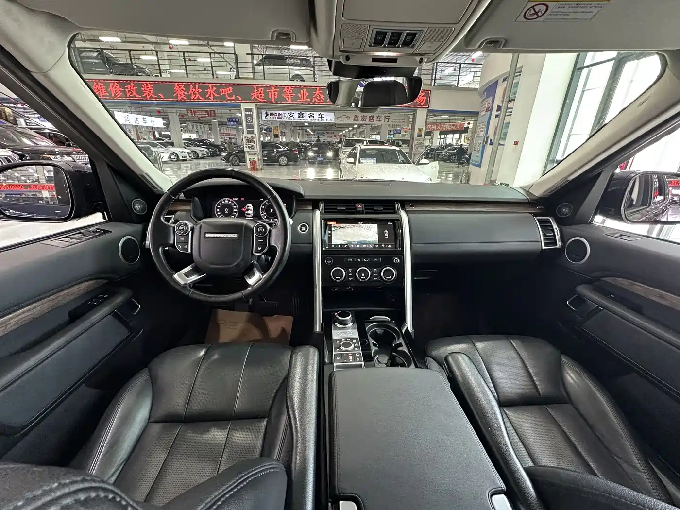 Land Rover Discovery 2017 3.0 SC V6 HSE фото 6