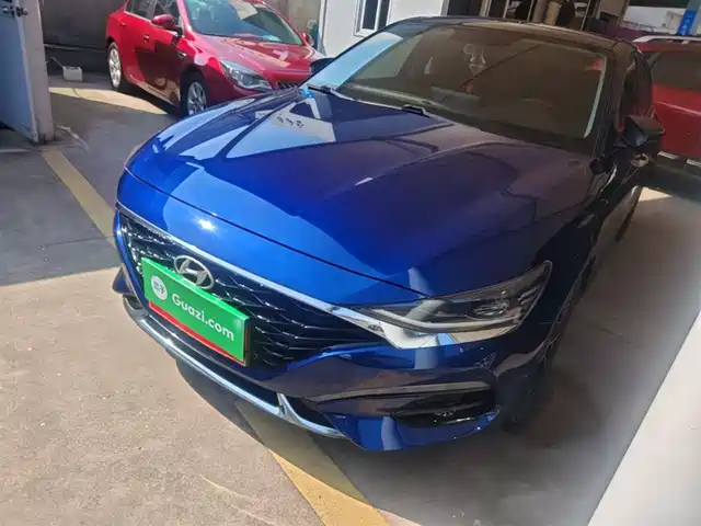 Hyundai Lafesta 280TGDi DLX, Люкс