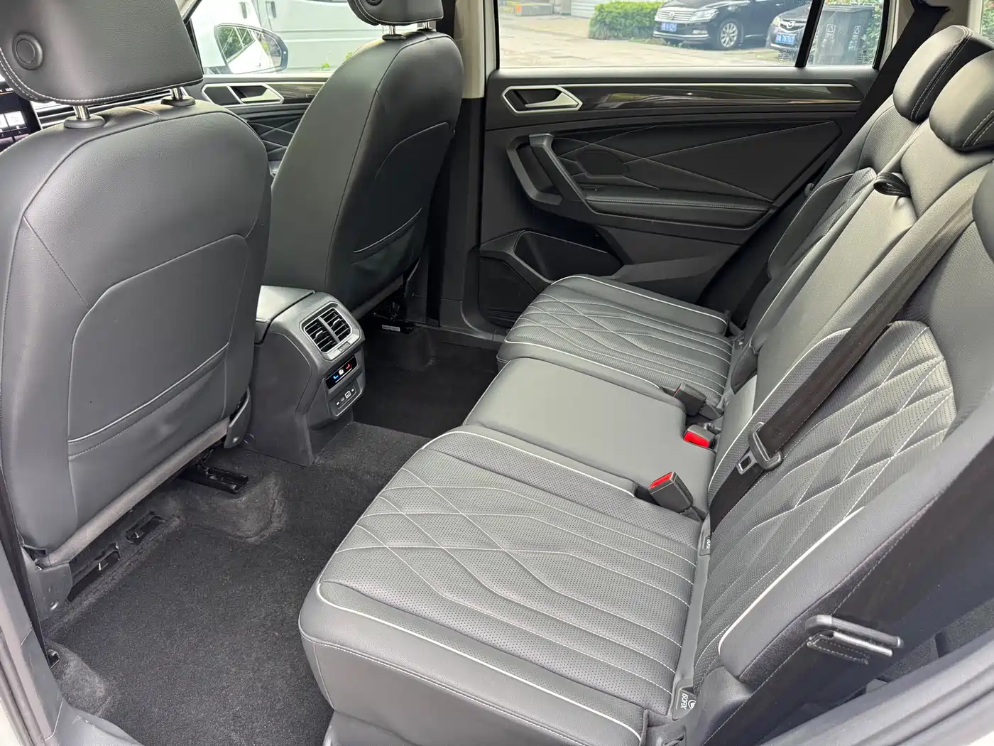Volkswagen Tiguan L 2023 300TSI Automatic 2WD Smart Enjoyment Edition фото 10