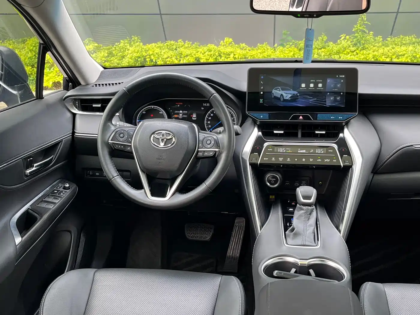 Toyota Lingfang HARRIER 2023 Hybrid 2.5L CVT 2WD Luxury Edition фото 25