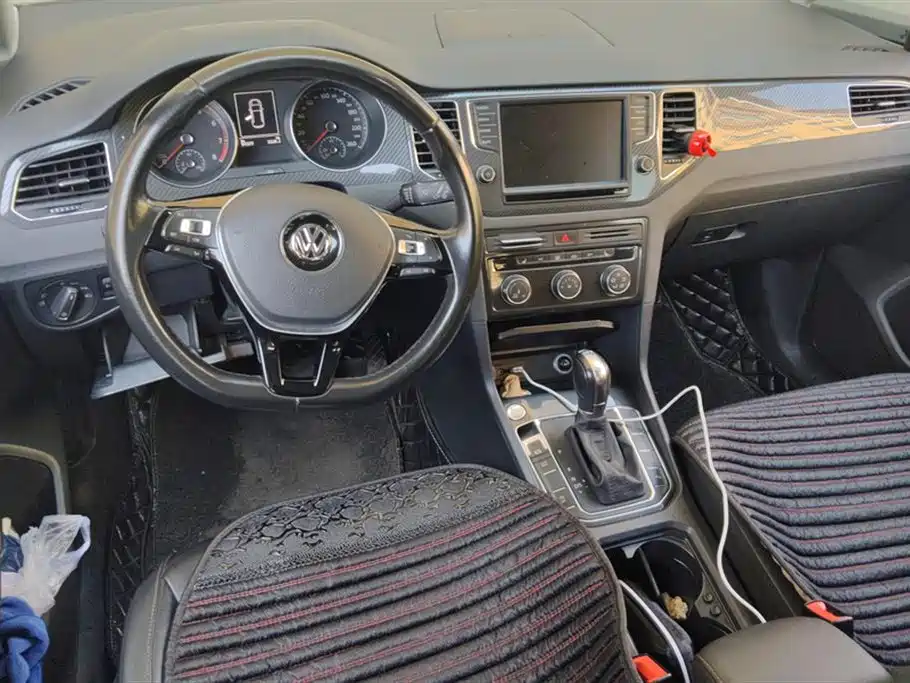 Volkswagen Golf Sportsvan 2016 280TSI Automatic Luxury фото 12