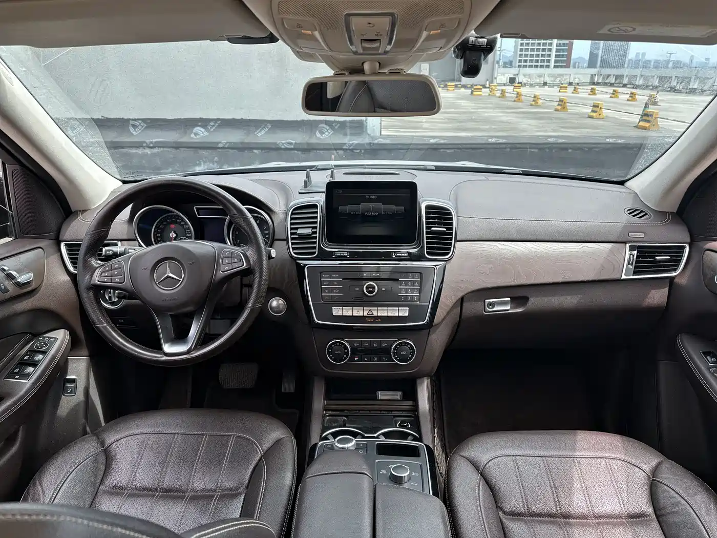Mercedes-Benz GLE 2016 GLE 320 4MATIC Luxury фото 16