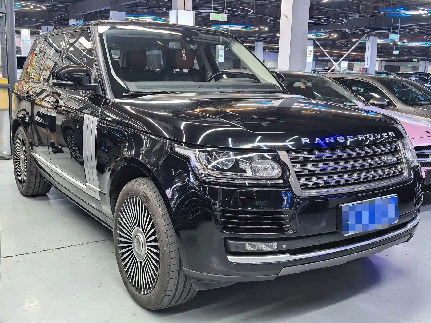 Land Rover Range Rover 2015 3.0 TDV6 Vogue фото 3