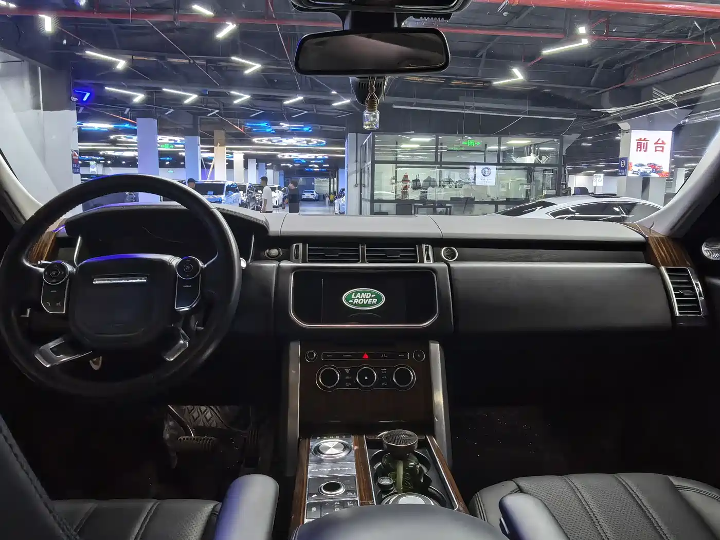 Land Rover Range Rover 2015 3.0 TDV6 Vogue фото 11