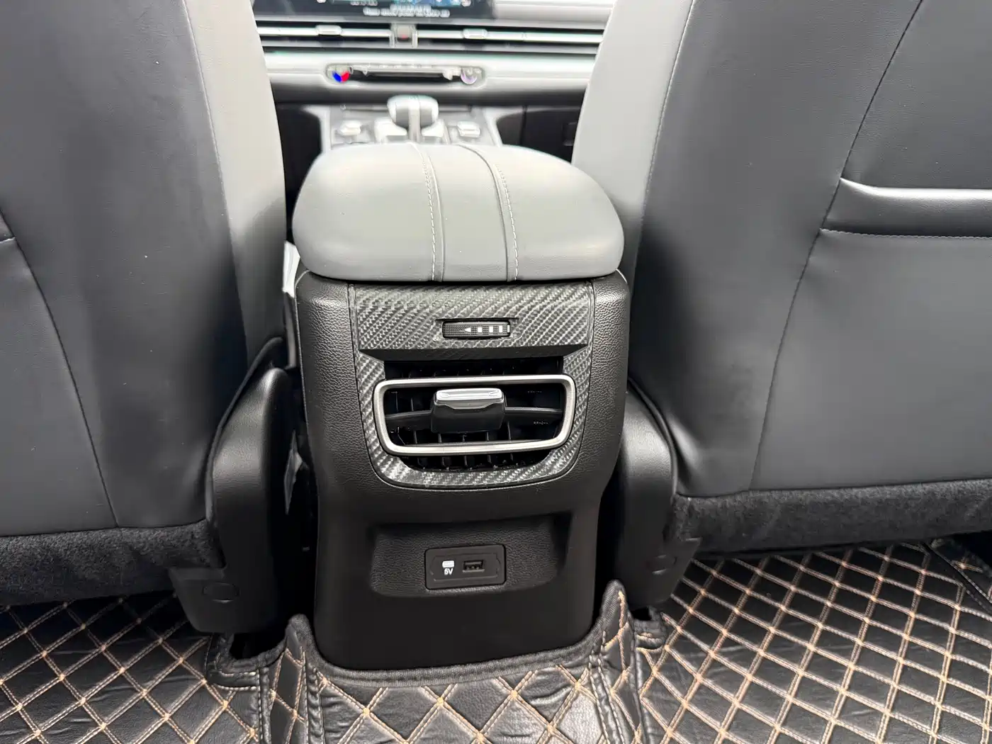 GAC Trumpchi Trumpchi Emkoo 2024 Model 270T DCT Shadow Leopard S Edition фото 12