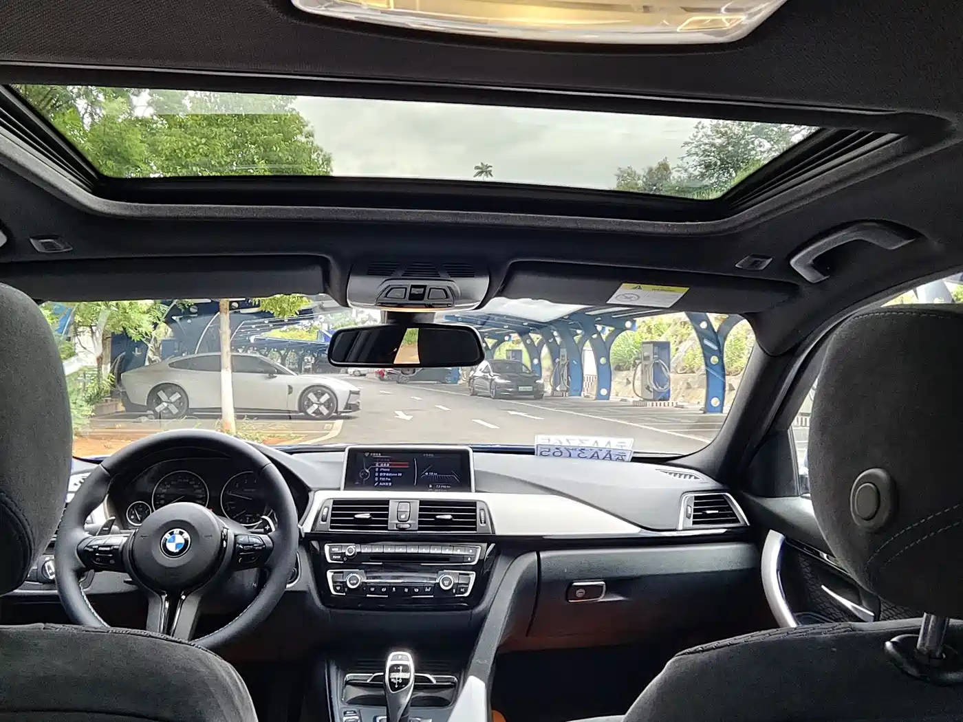 BMW 3 Series 2017 320i M Sport фото 23