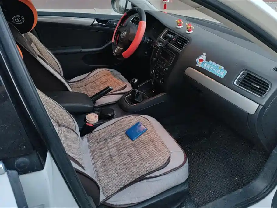 Volkswagen Sagitar 2014 1.6L Manual Comfort фото 8