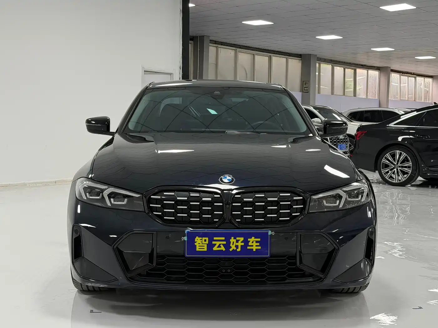 BMW 3 Series 2023 325Li M Sport Black Night Package фото 2