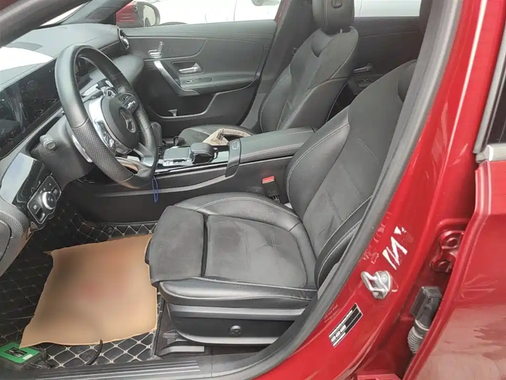 Mercedes-Benz A-Class 2020 A 200 L Sport Sedan фото 15