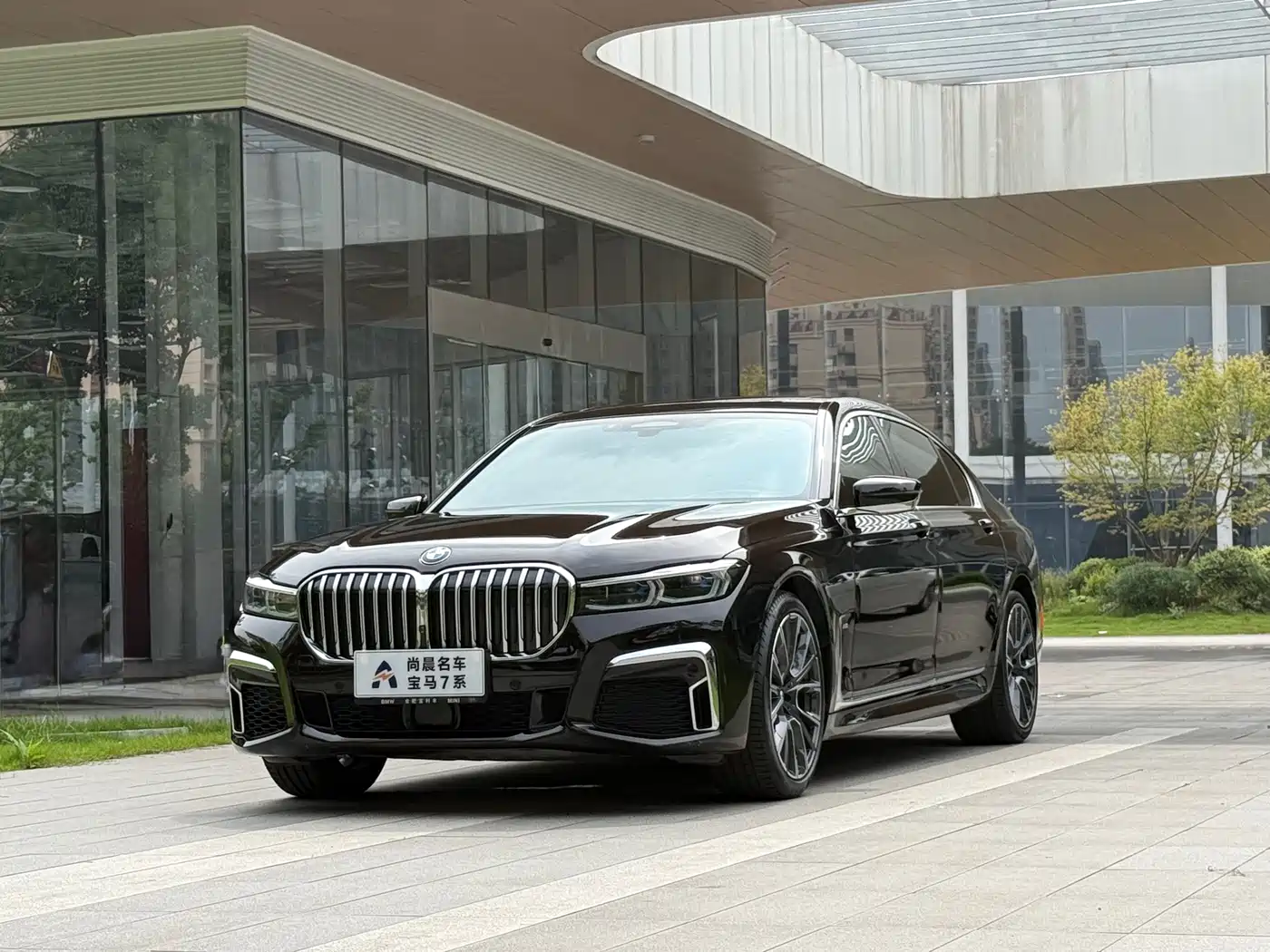 BMW 7 Series 2019 740Li xDrive Executive M Sport Package