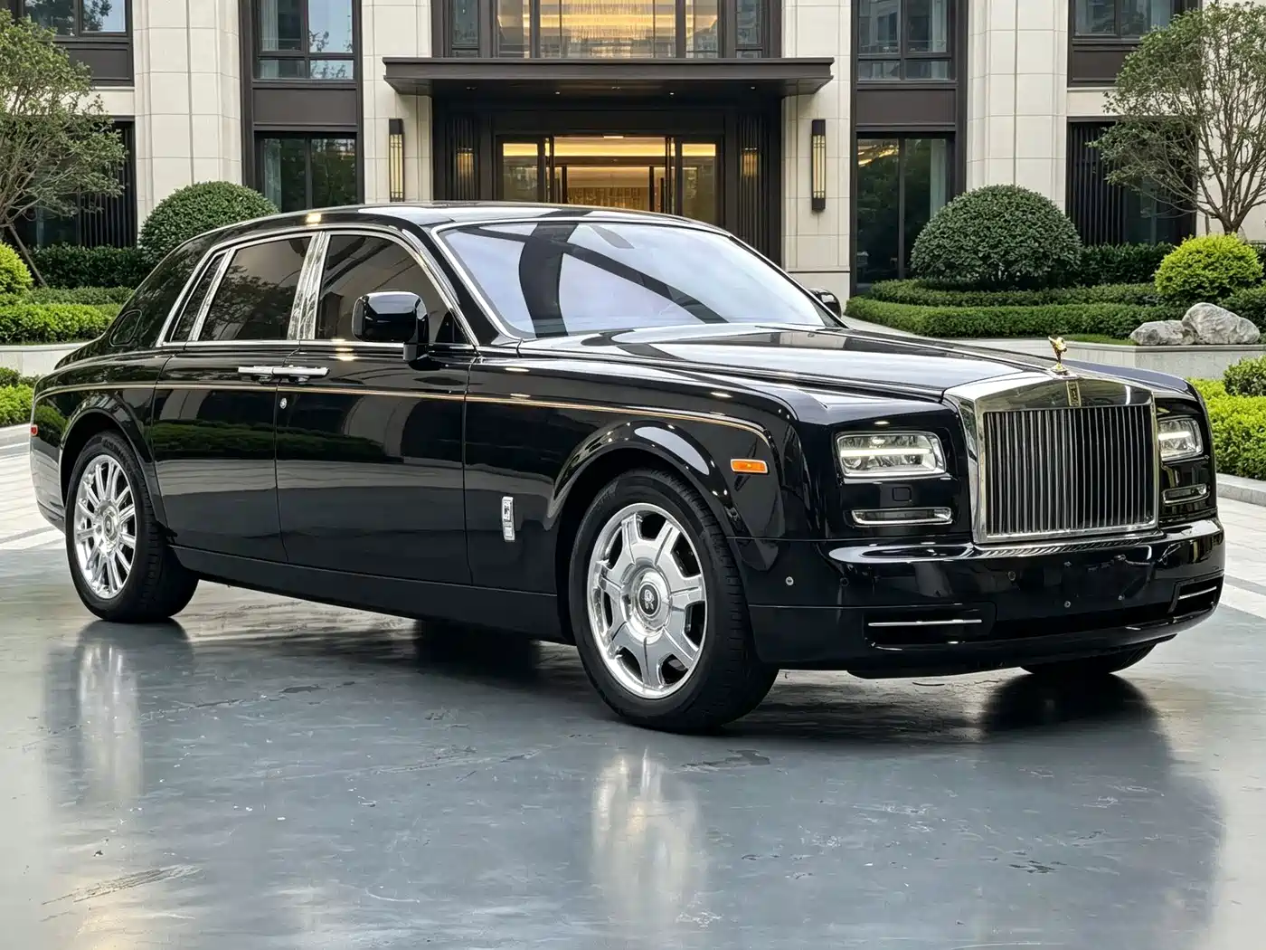 Фото 2 - Rolls-Royce Phantom