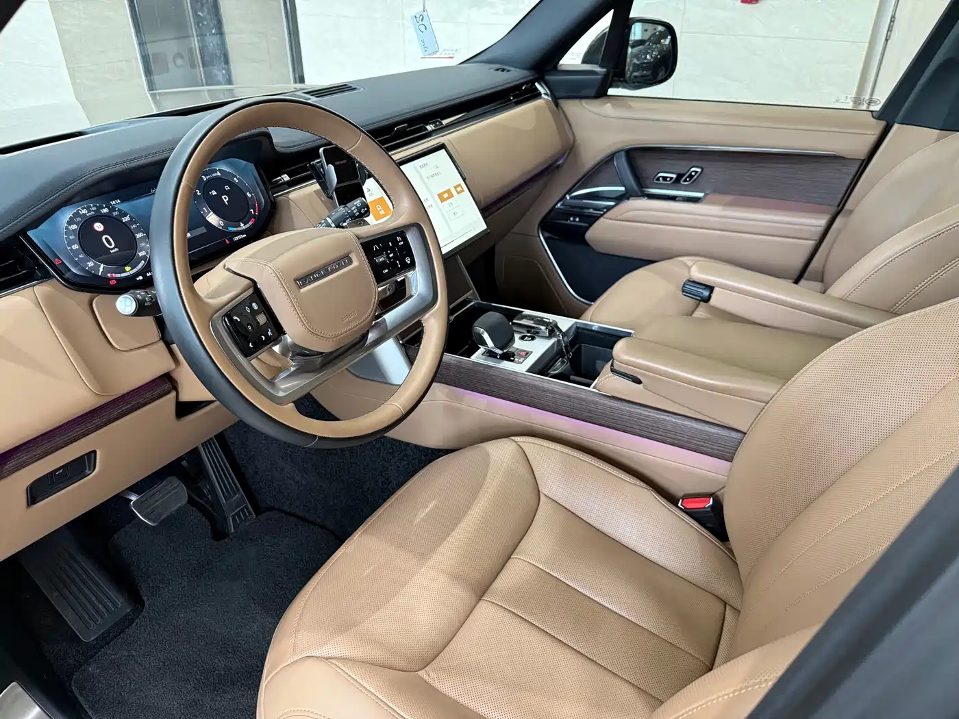 Land Rover Range Rover 2025 3.0 L6 400PS Genesis Extended Wheelbase фото 5