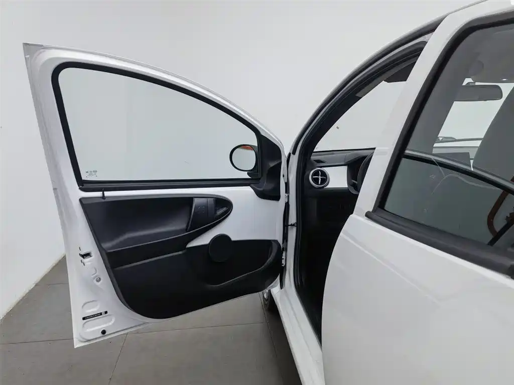 BYD e1 2020 Smart Comfort фото 8