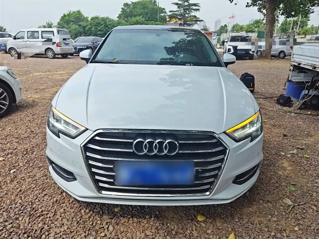 Audi A3 2019 Limousine 35 TFSI Style China VI фото 3
