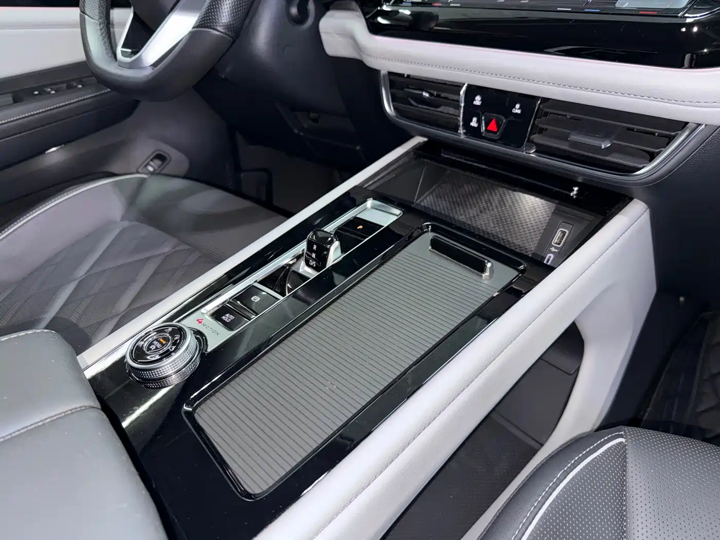 Volkswagen Teramont 2024 380TSI 4WD Prestige Luxury Edition фото 12