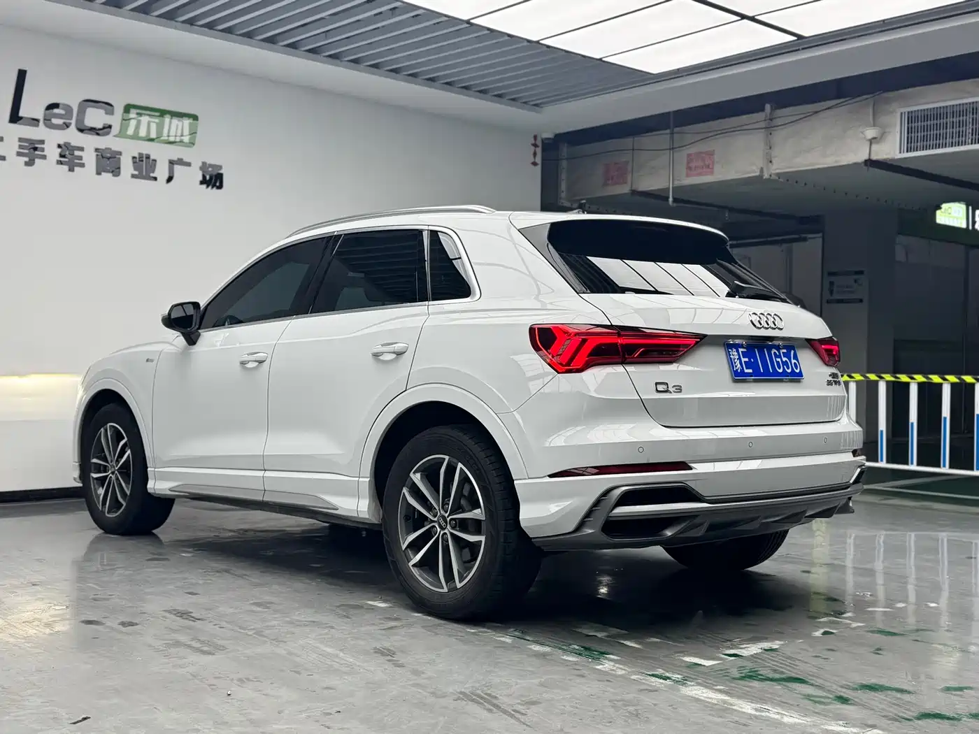 Audi Q3 2023 35 TFSI Progressive Dynamic (1.4T) фото 12