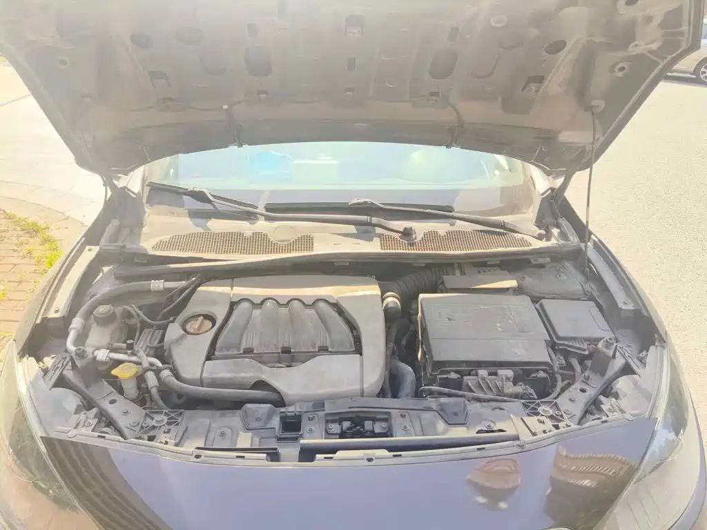 Renault Fluence 2013 2013 2.0L Comfort Edition