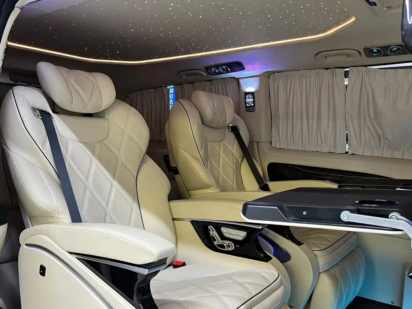 Mercedes-Benz Vito 2023 2.0T Business 7-Seater фото 4