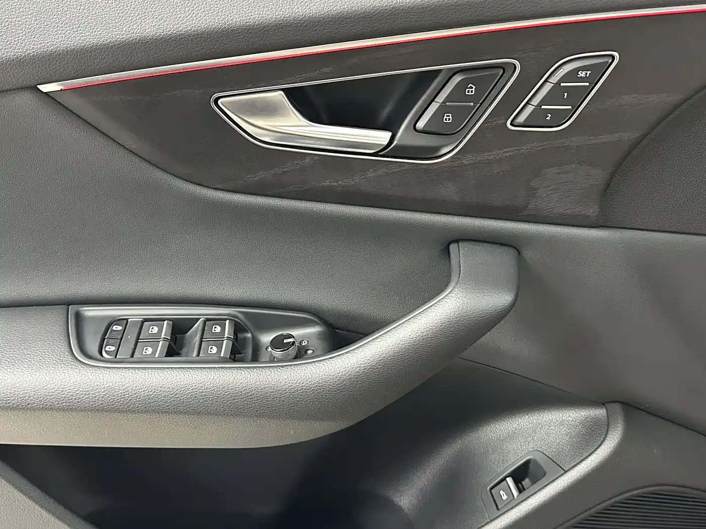 Audi Q8 2022 55 TFSI Luxury Dynamic фото 23