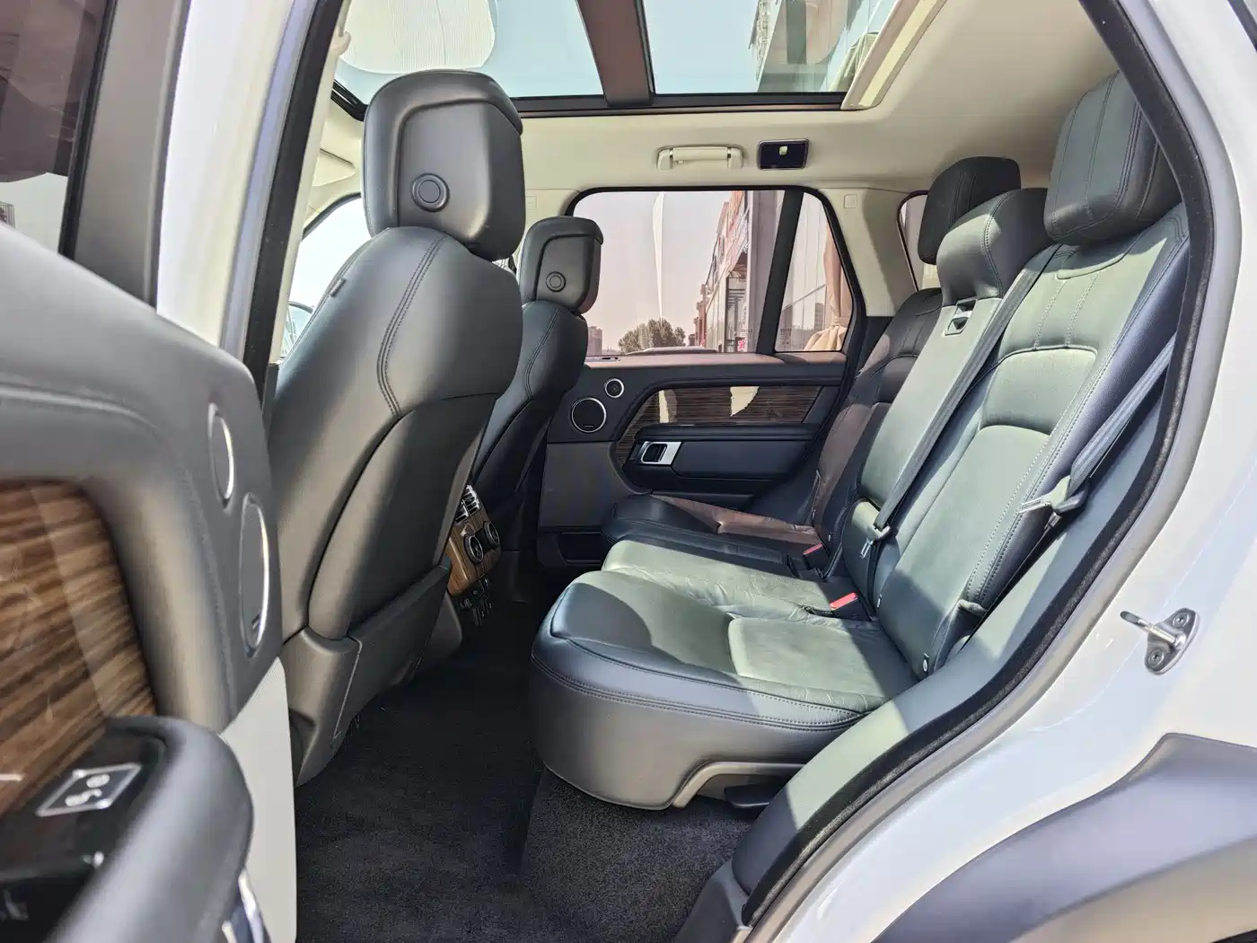 Land Rover Range Rover 2018 3.0 SC V6 Golden Age Edition фото 8