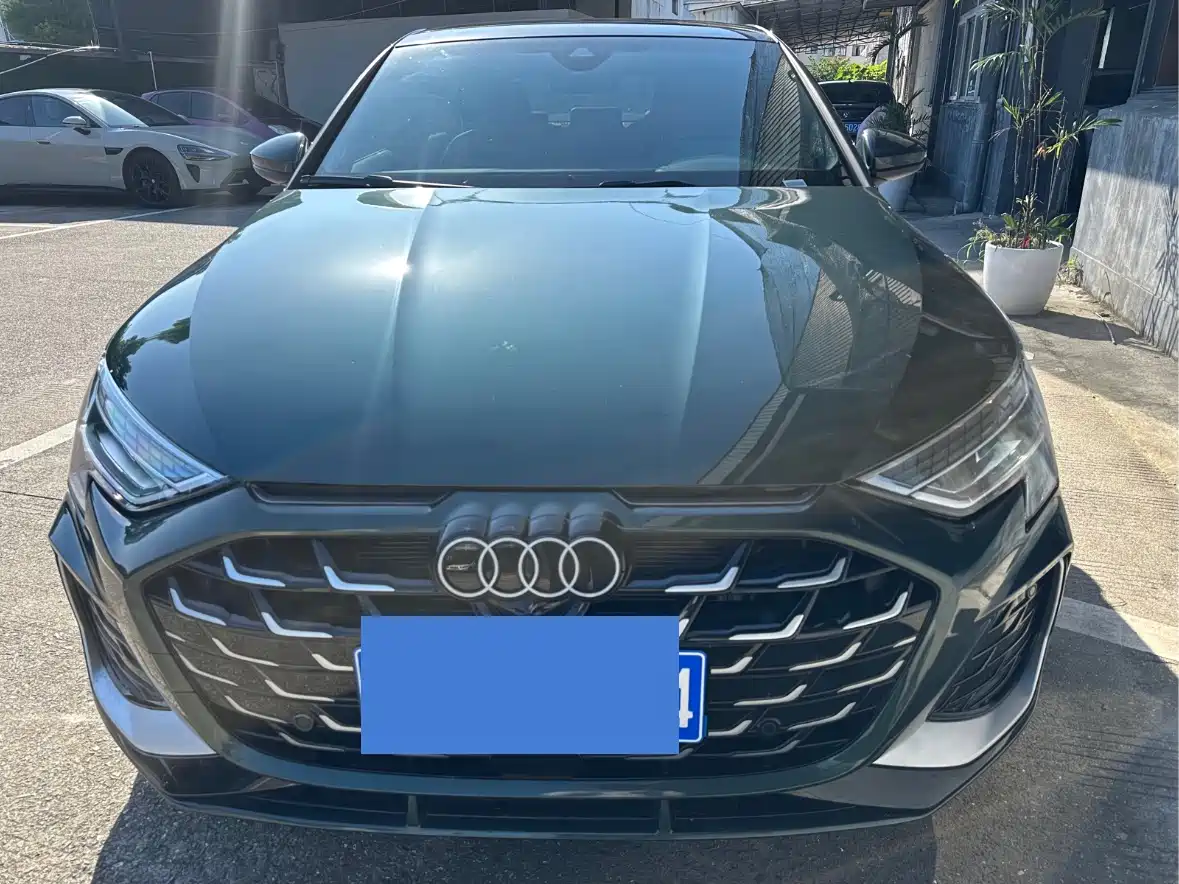 Audi A3 2025 Model A3L Limousine 35TFSI Flying Premium + Luxury Selection Package (Southern Edition) фото 2