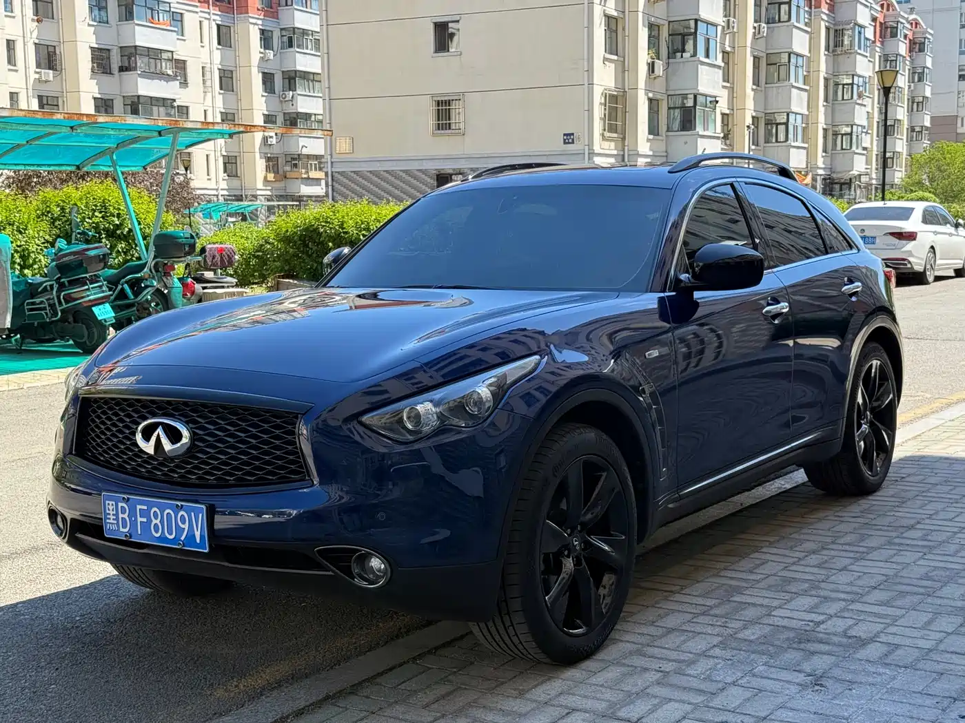 Infiniti QX70 2015 Model 3.7L Shadow Edition