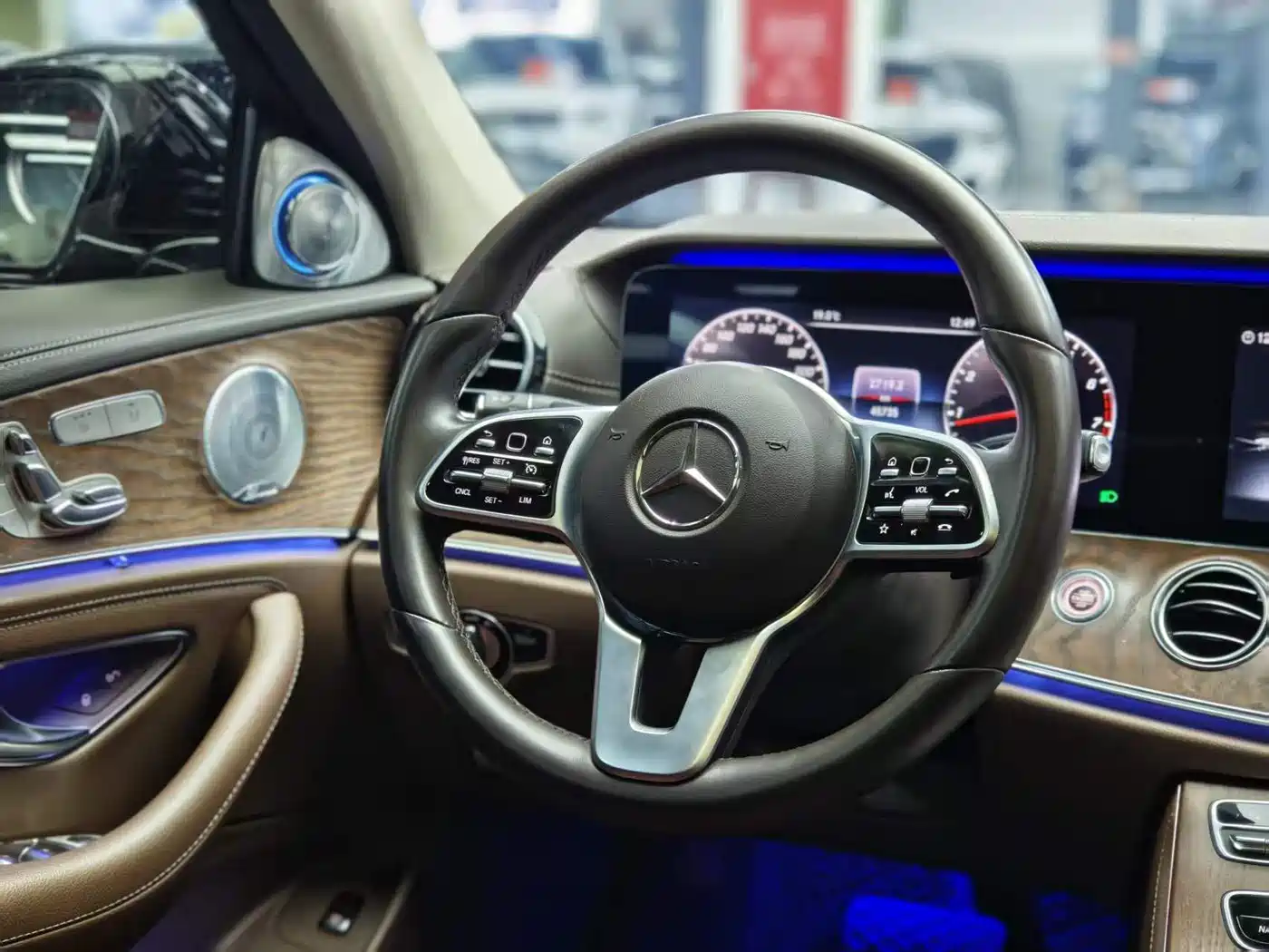 Mercedes-Benz E-Class 2020 E 300 L Luxury Model фото 13