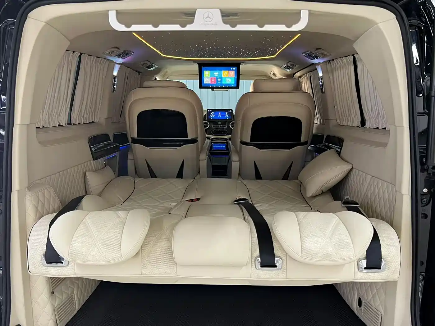 Mercedes-Benz Vito 2023 2.0T Business 7-Seater фото 6