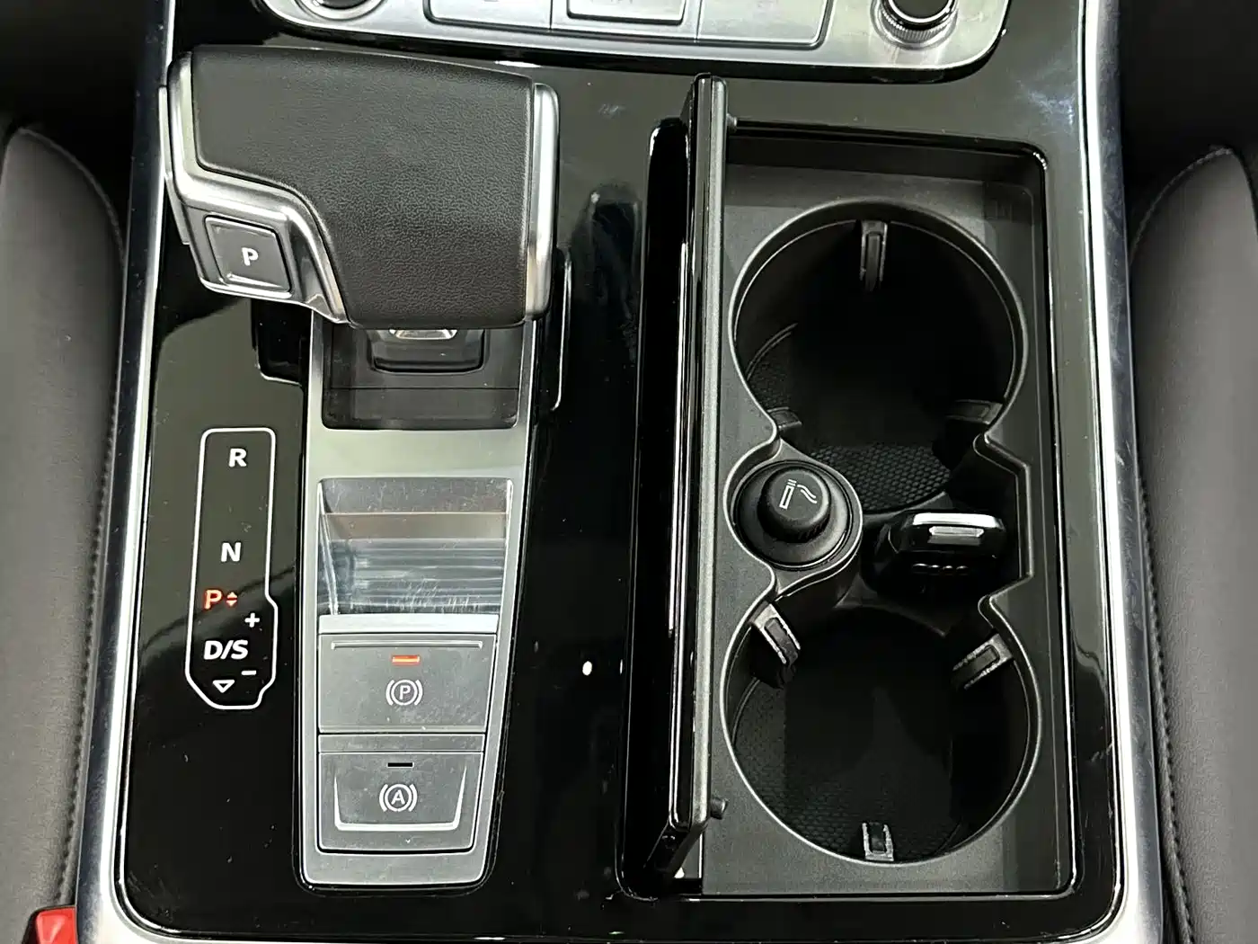Audi Q8 2022 55 TFSI Luxury Dynamic фото 18