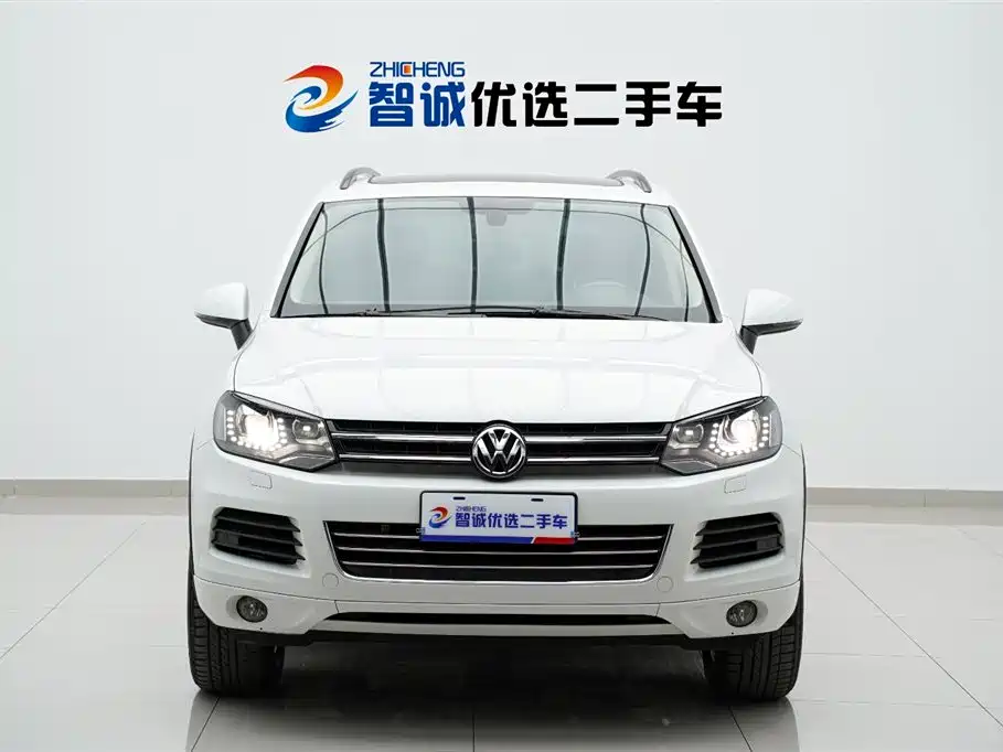 Volkswagen Touareg 2011 3.0TSI Premium фото 2