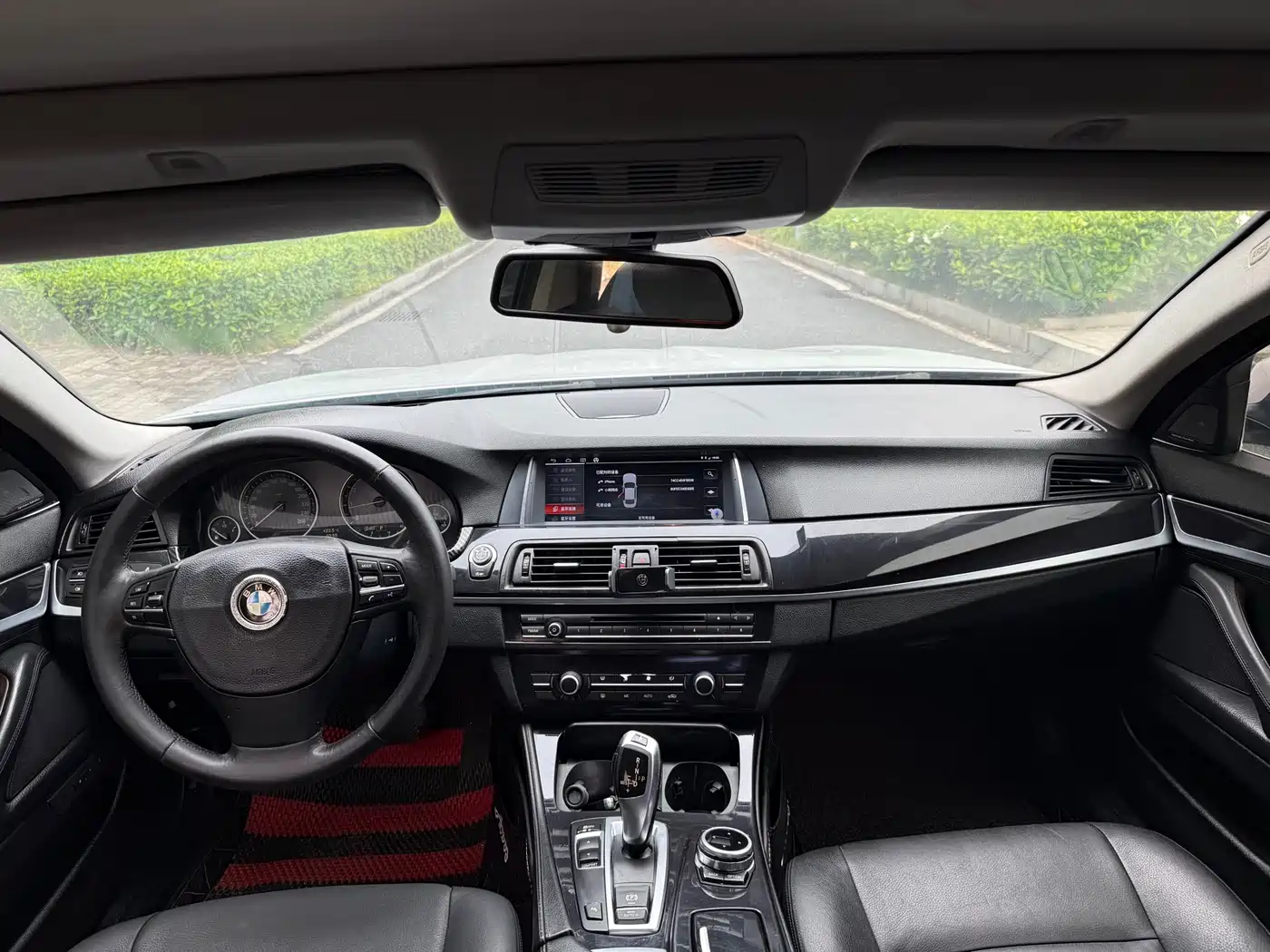BMW 5 Series 2014 520Li Elegance фото 9