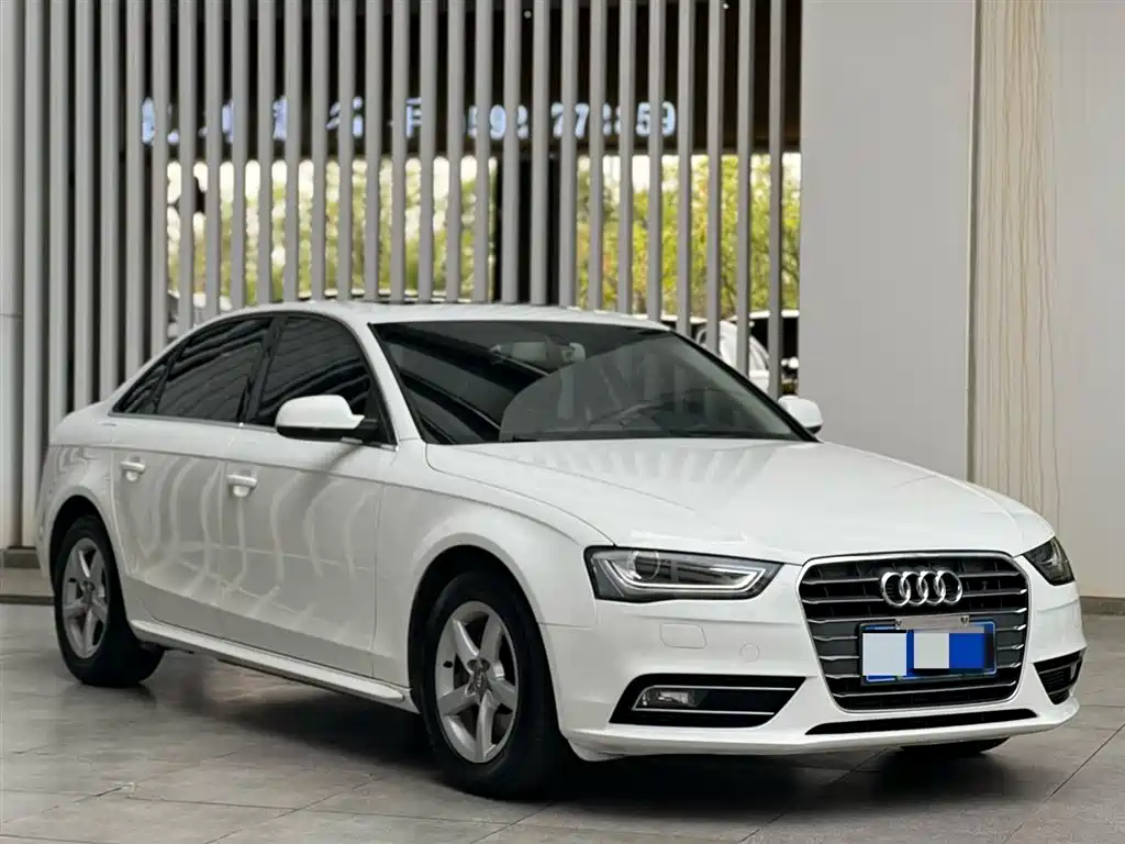 Audi A4L 2016 30 TFSI Collector's Edition Automatic Comfort фото 2