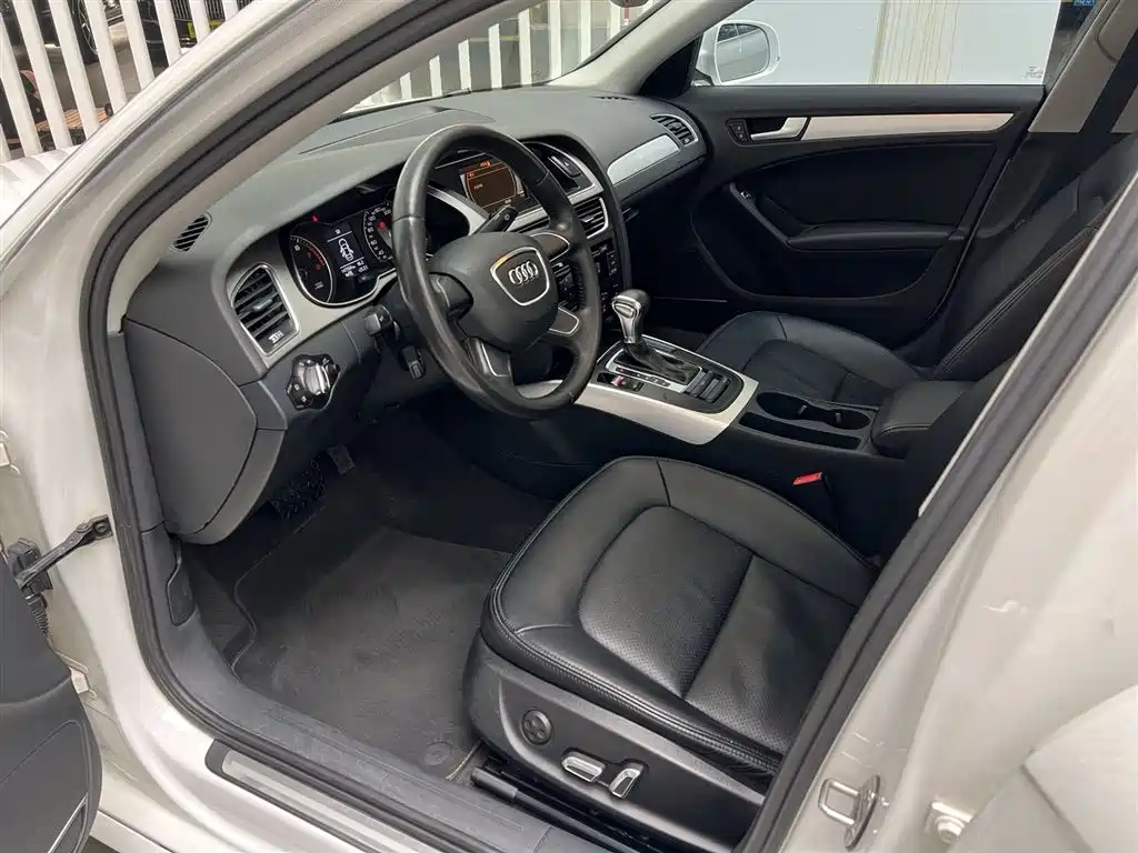 Audi A4L 2016 30 TFSI Collector's Edition Automatic Comfort фото 7