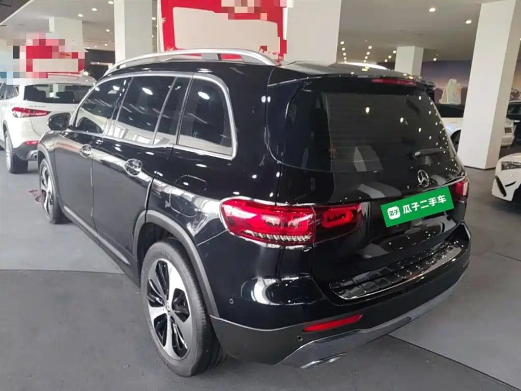 MERCEDES-BENZ GLB