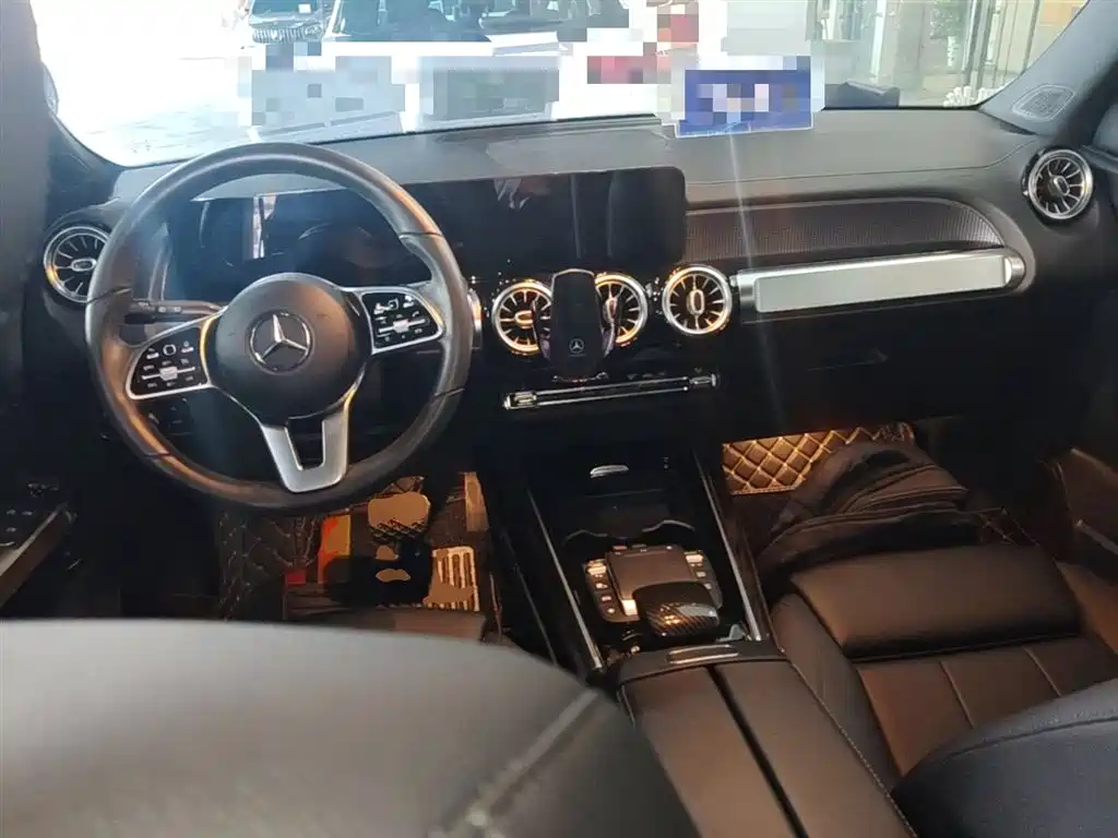 MERCEDES-BENZ GLB