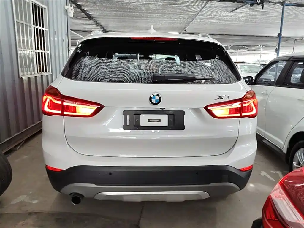 BMW X1 2018 sDrive18Li Premium Model фото 6