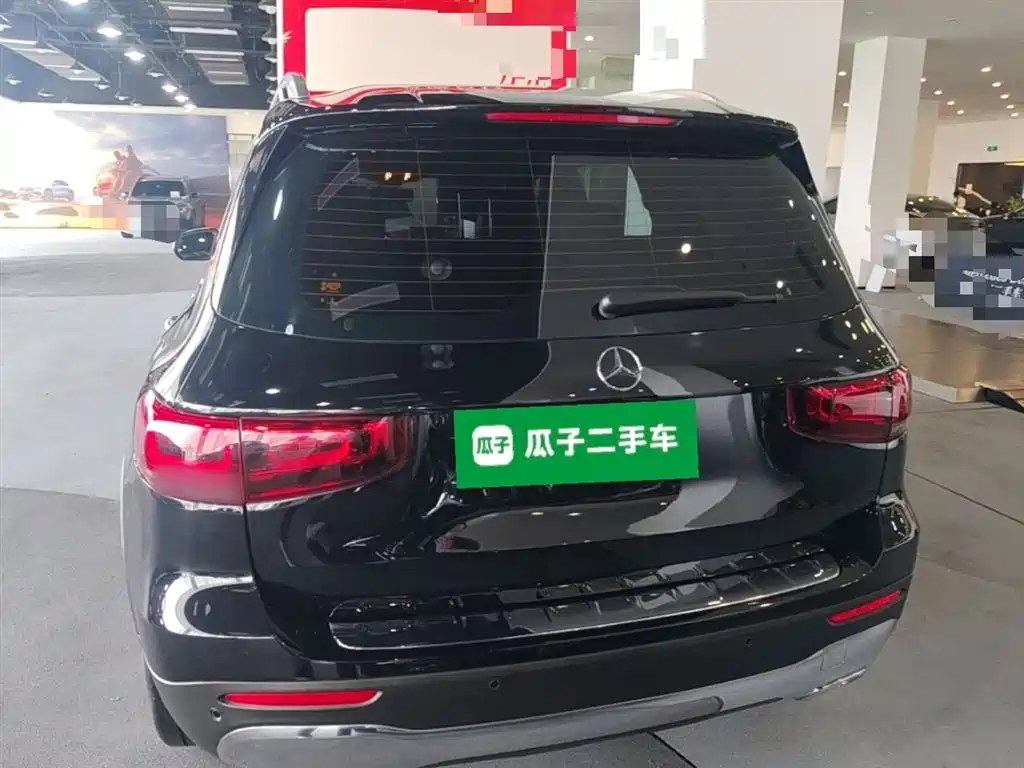 MERCEDES-BENZ GLB
