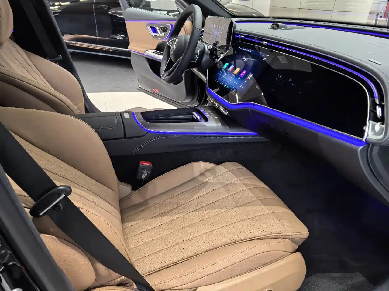 Mercedes-Benz E-Class 2026 E 300 L Luxury фото 9