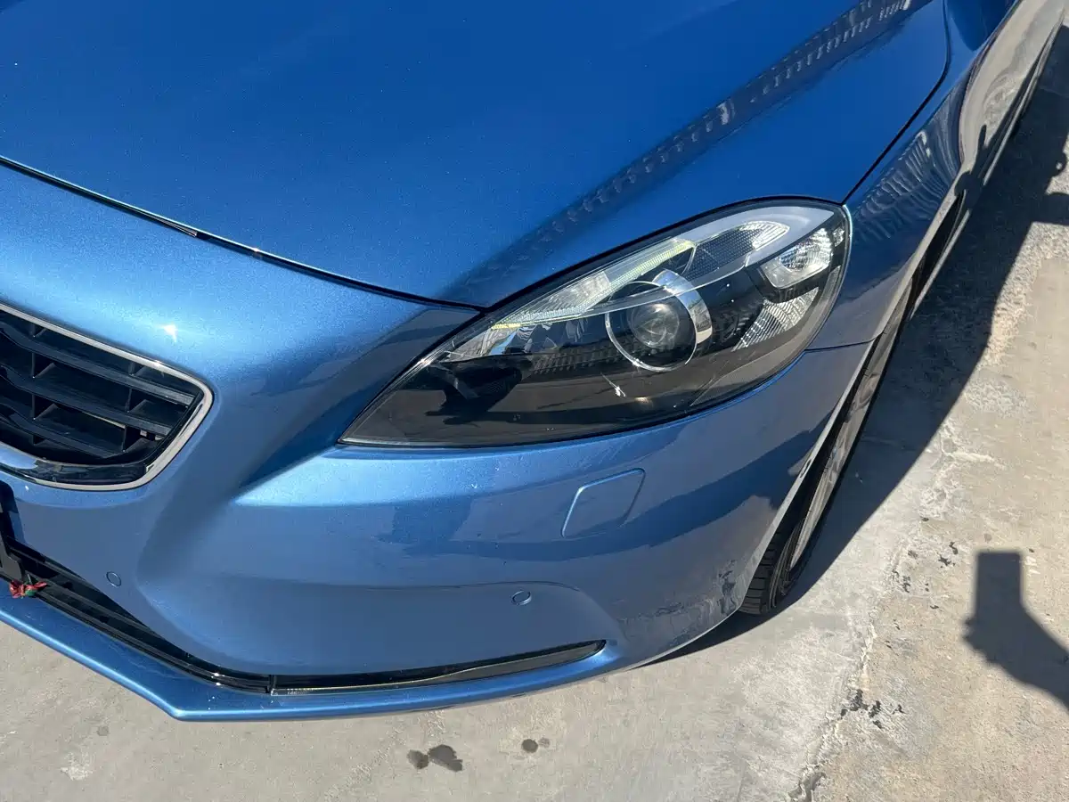 Фото 8 - Volvo V40