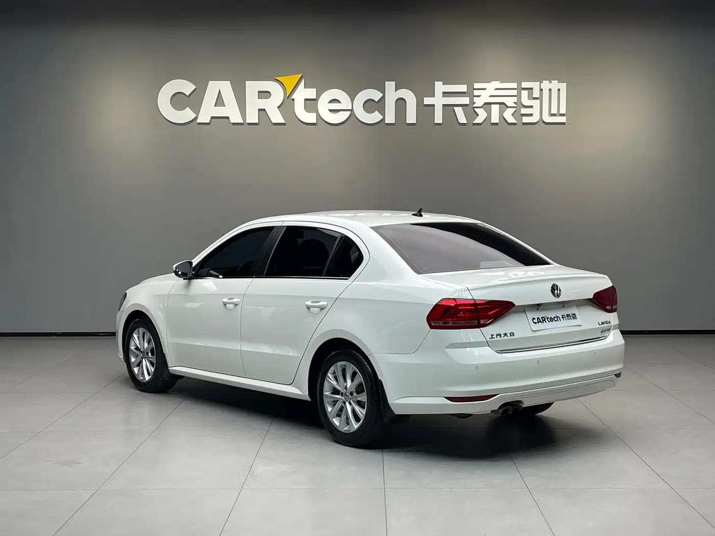 Volkswagen Lavida 2017 230TSI DSG Comfort Edition фото 6