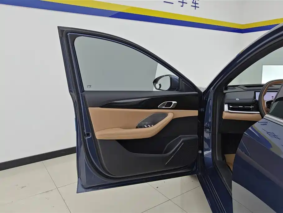 Geely Galaxy Galaxy A7 2025 EM-i 150km Explorer+ Edition фото 7