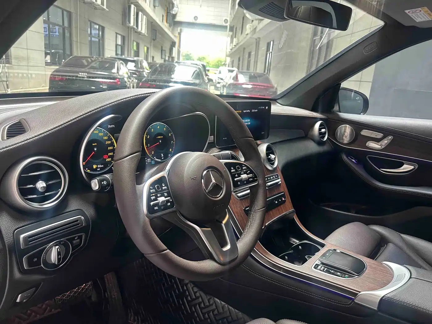 Mercedes-Benz GLC 2021 GLC 300 L 4MATIC Sporty фото 10