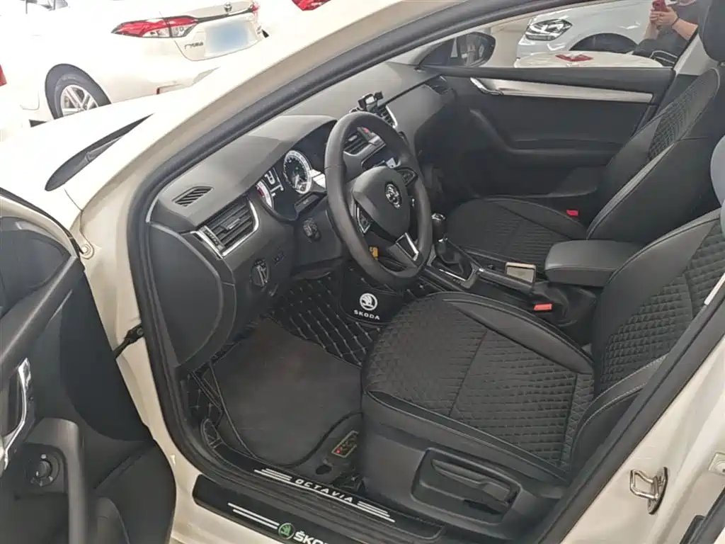 SKODA OCTAVIA